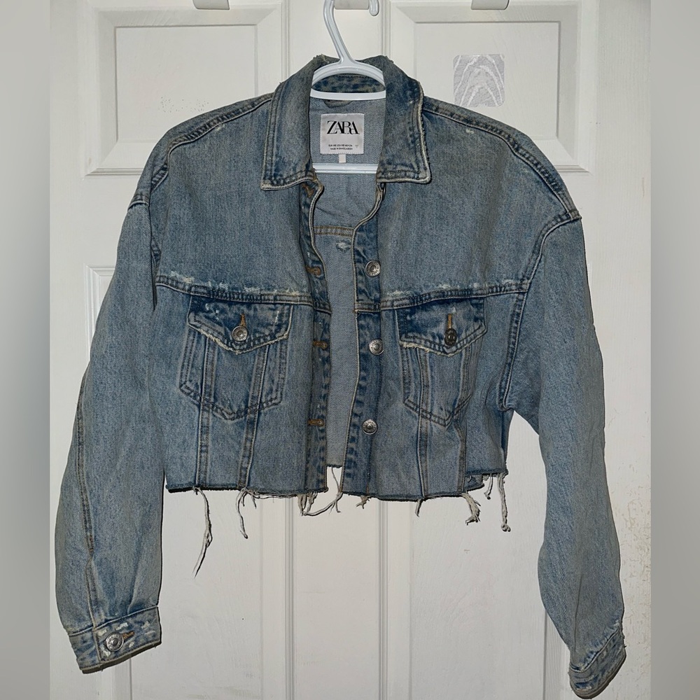 Zara cropped distressed jean jacket